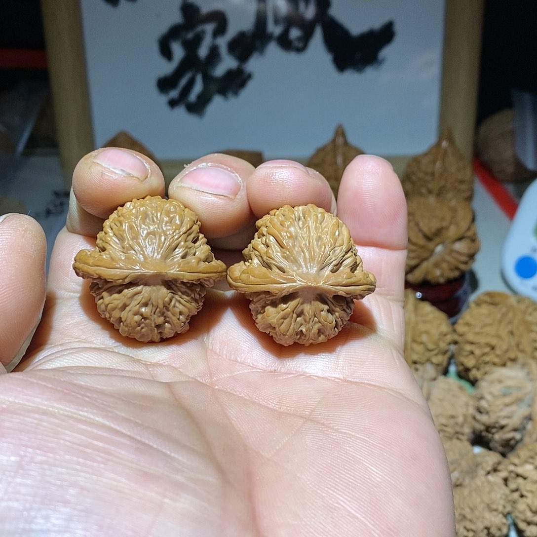 文玩核桃把件32尺全品四座楼