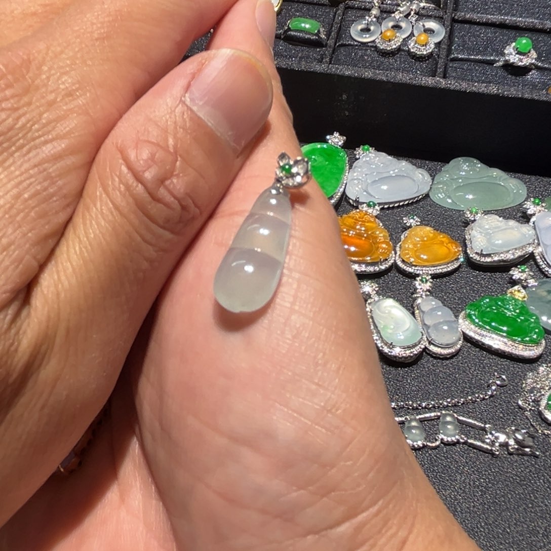 翡翠18K金镶嵌颈饰缅甸翡翠