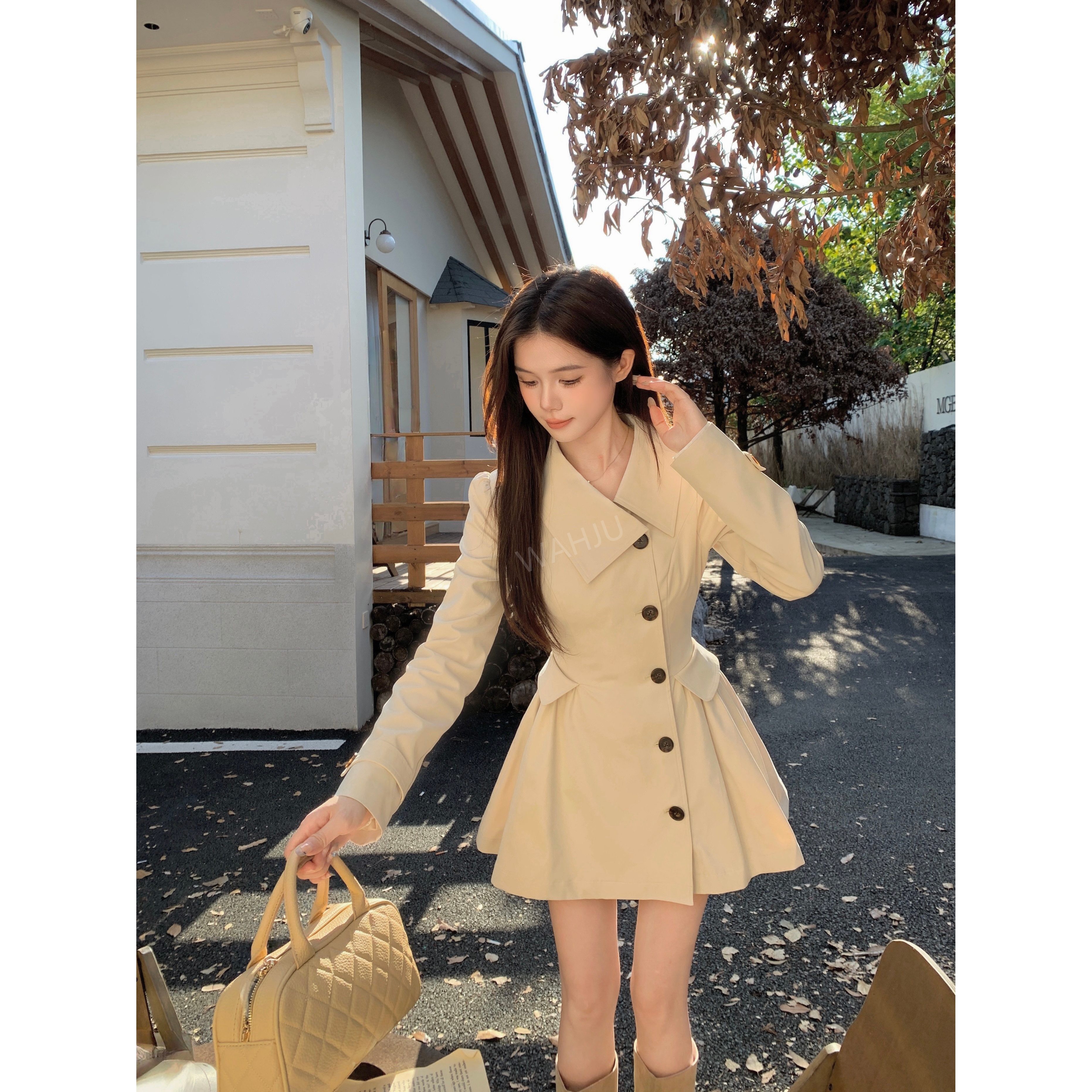 画解WAHJU【秋日地平线】早秋设计感气质修身杏色少女连衣裙9839W