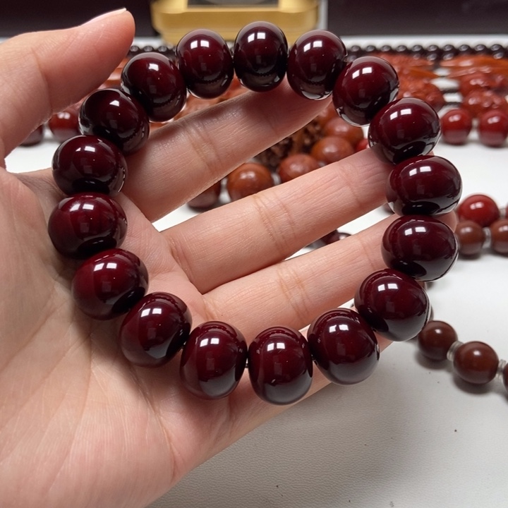 赵***令橄榄核吊坠猴头猴