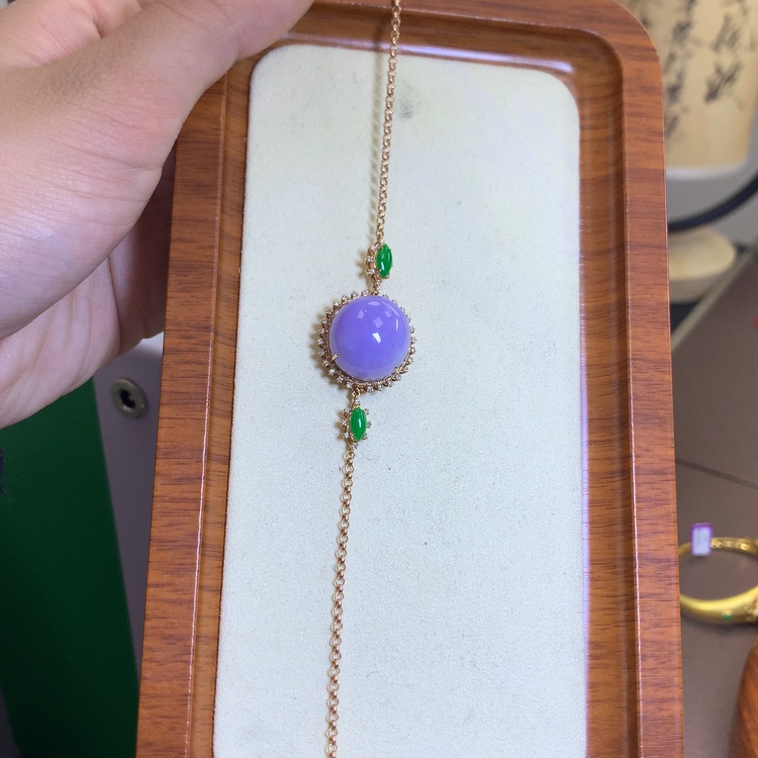 翡翠颈饰18K金镶嵌翡翠