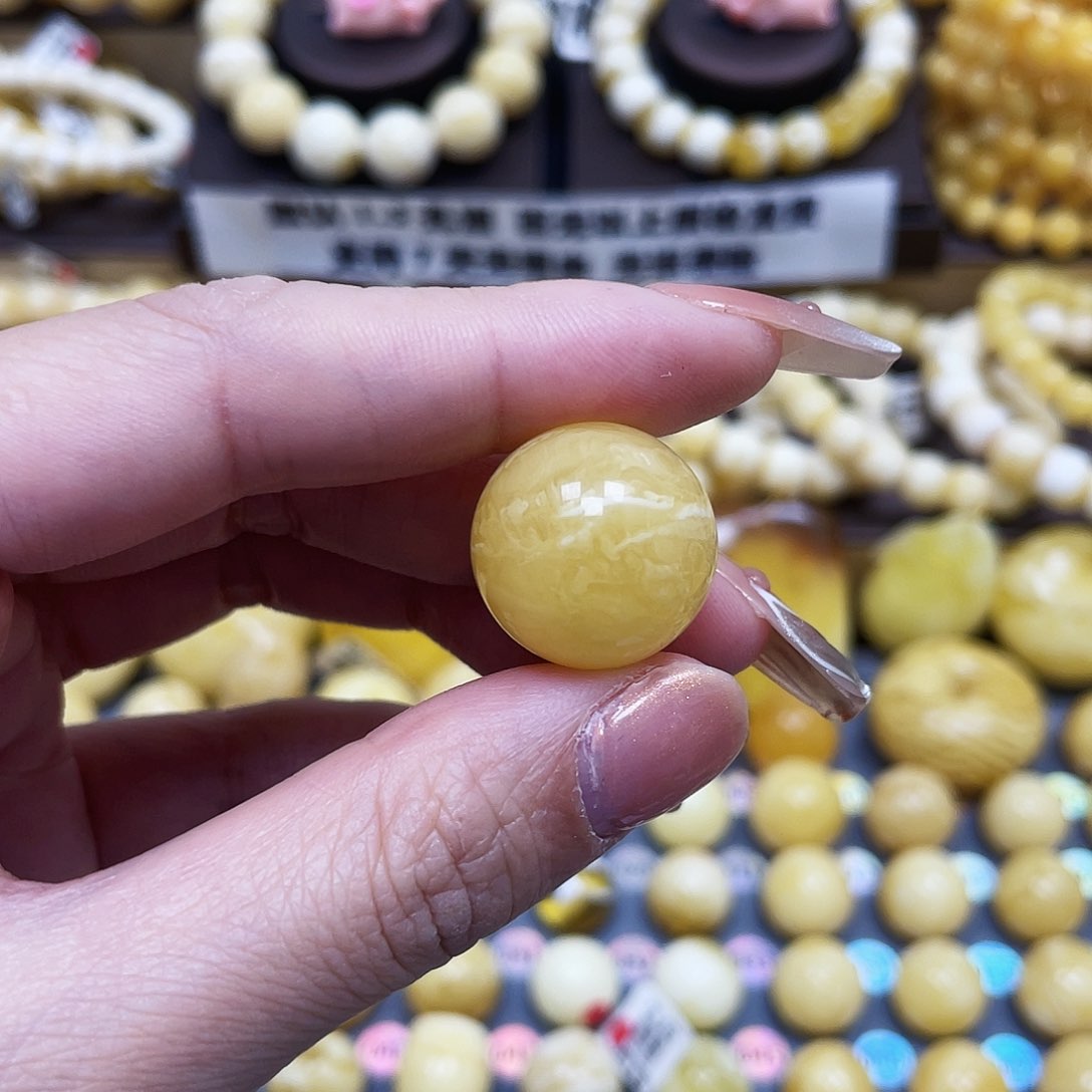 琥珀珠宝奇石未镶嵌19.3mm微微瑕