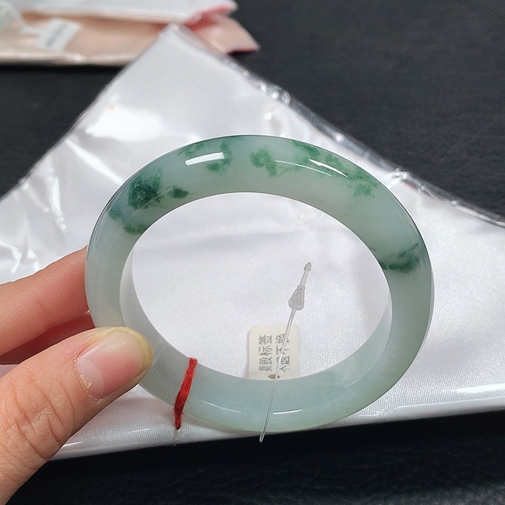 未镶嵌手镯翡翠56圈