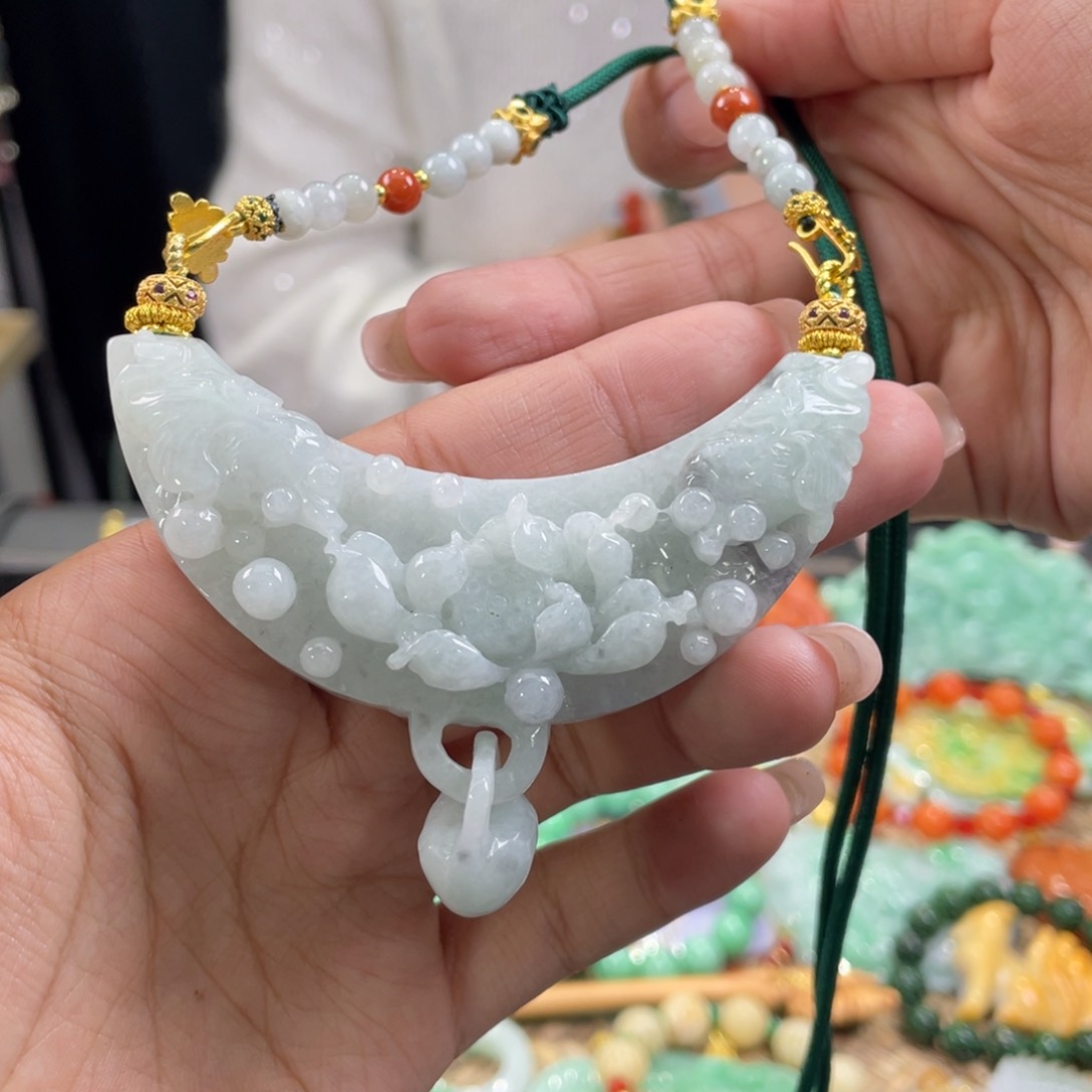 翡翠颈饰未镶嵌代编织