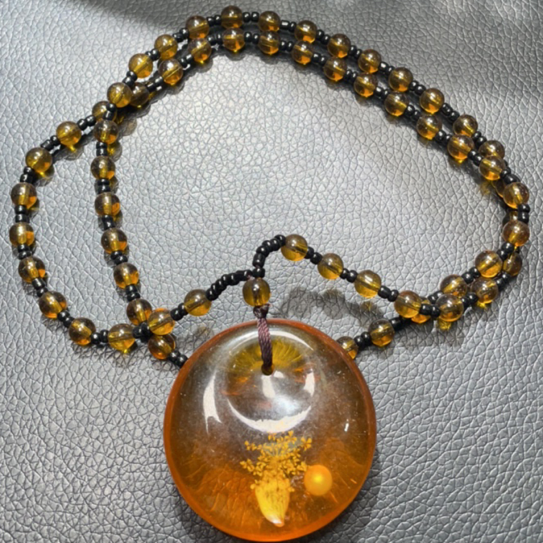  708  卡6鸡油黄平安扣项链