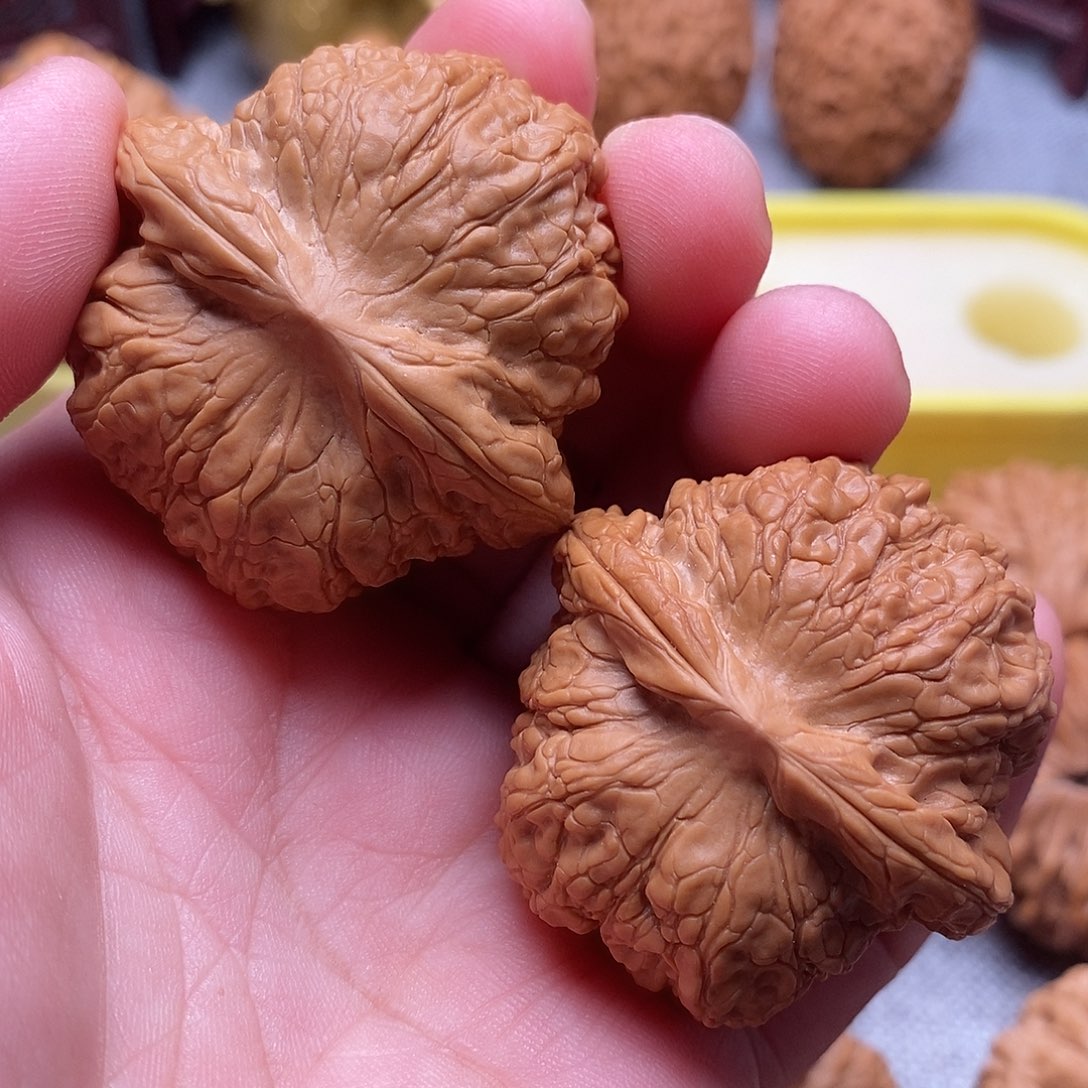 文玩核桃把件42.5全品毕业血麒麟