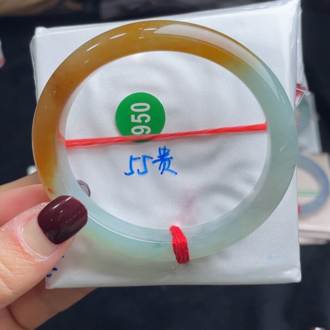 翡翠手镯未镶嵌翡翠手镯