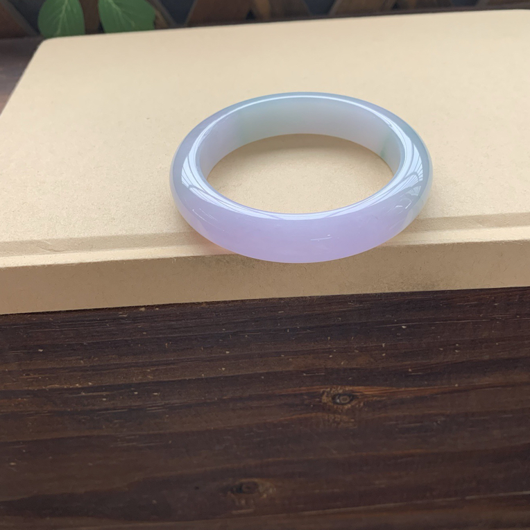 冰透细腻春彩手镯，特价15800圈口53.5-12.2-8.9，天然翡翠缅A小纹