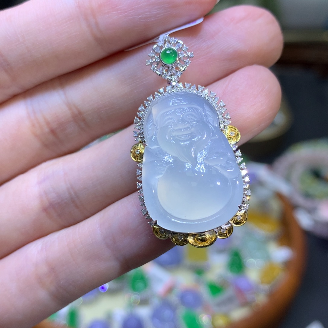 翡翠颈饰18K金镶嵌翡翠吊坠项链