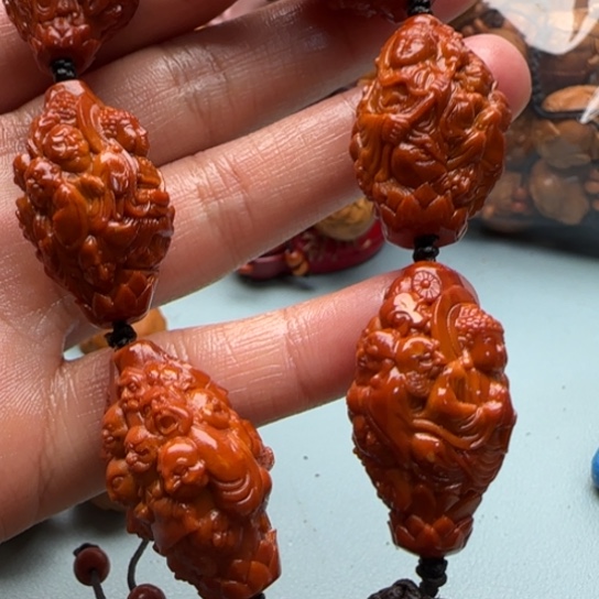 橄榄核手串雕刻工艺