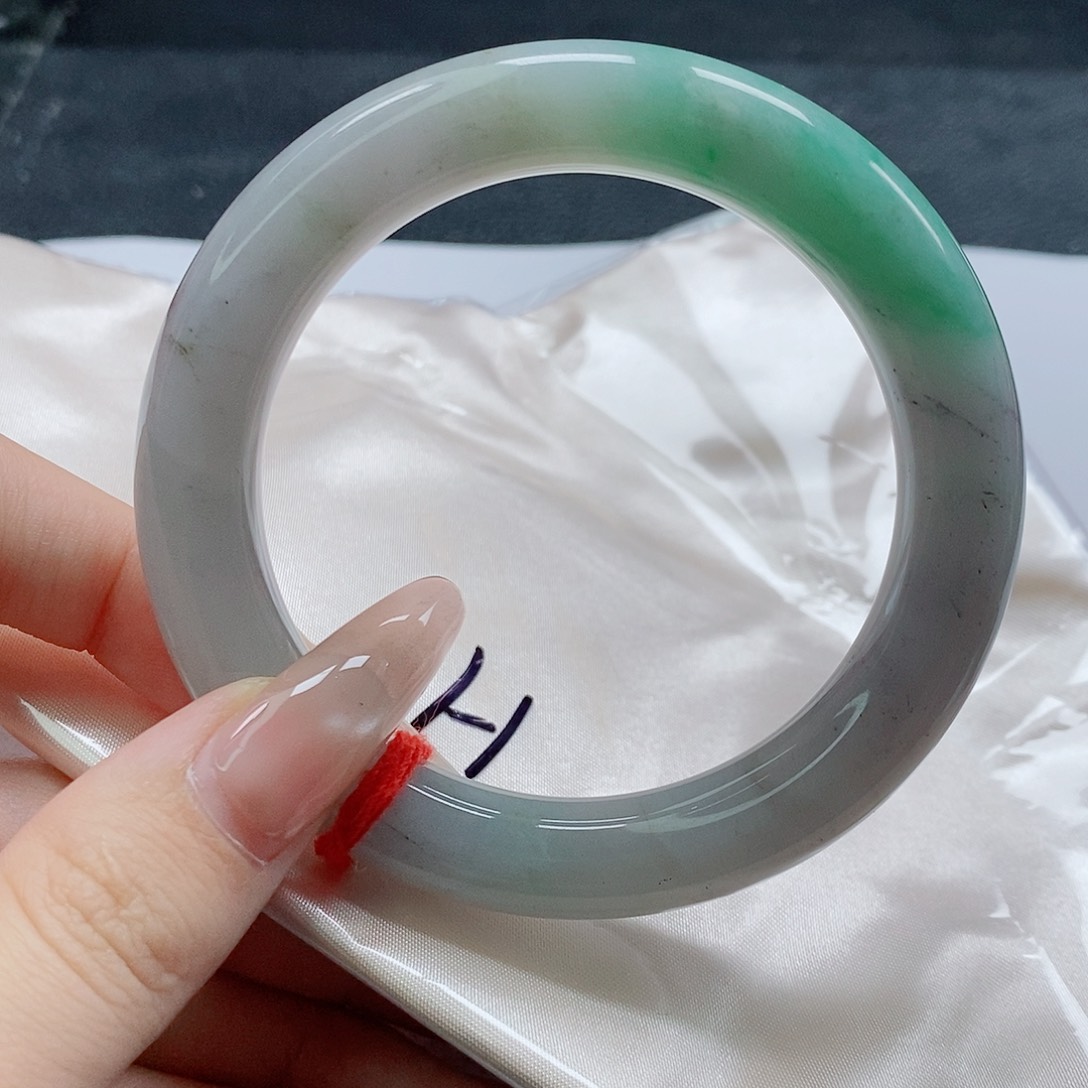 【闪购商品】未镶嵌手镯（圆镯）翡翠501号