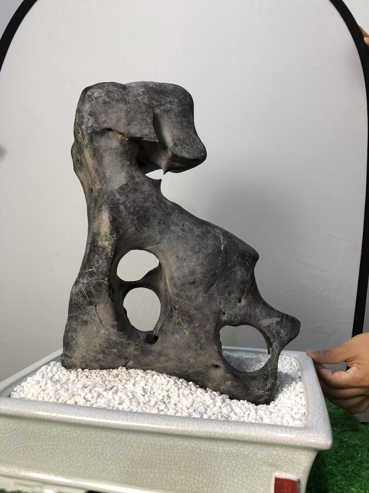 广西太湖石南太墨太狗洞黑摆件奇石