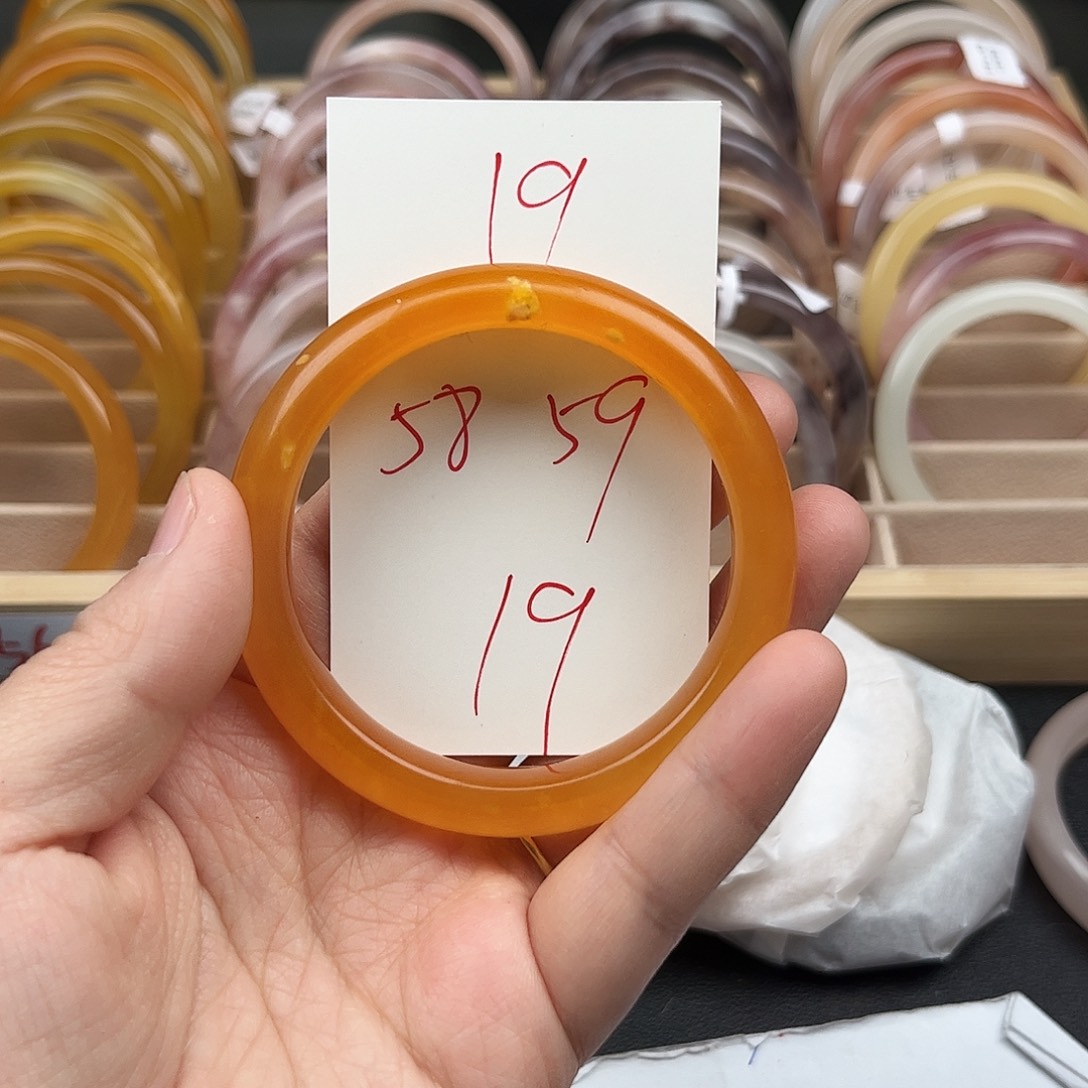 石英岩玉未镶嵌手镯19