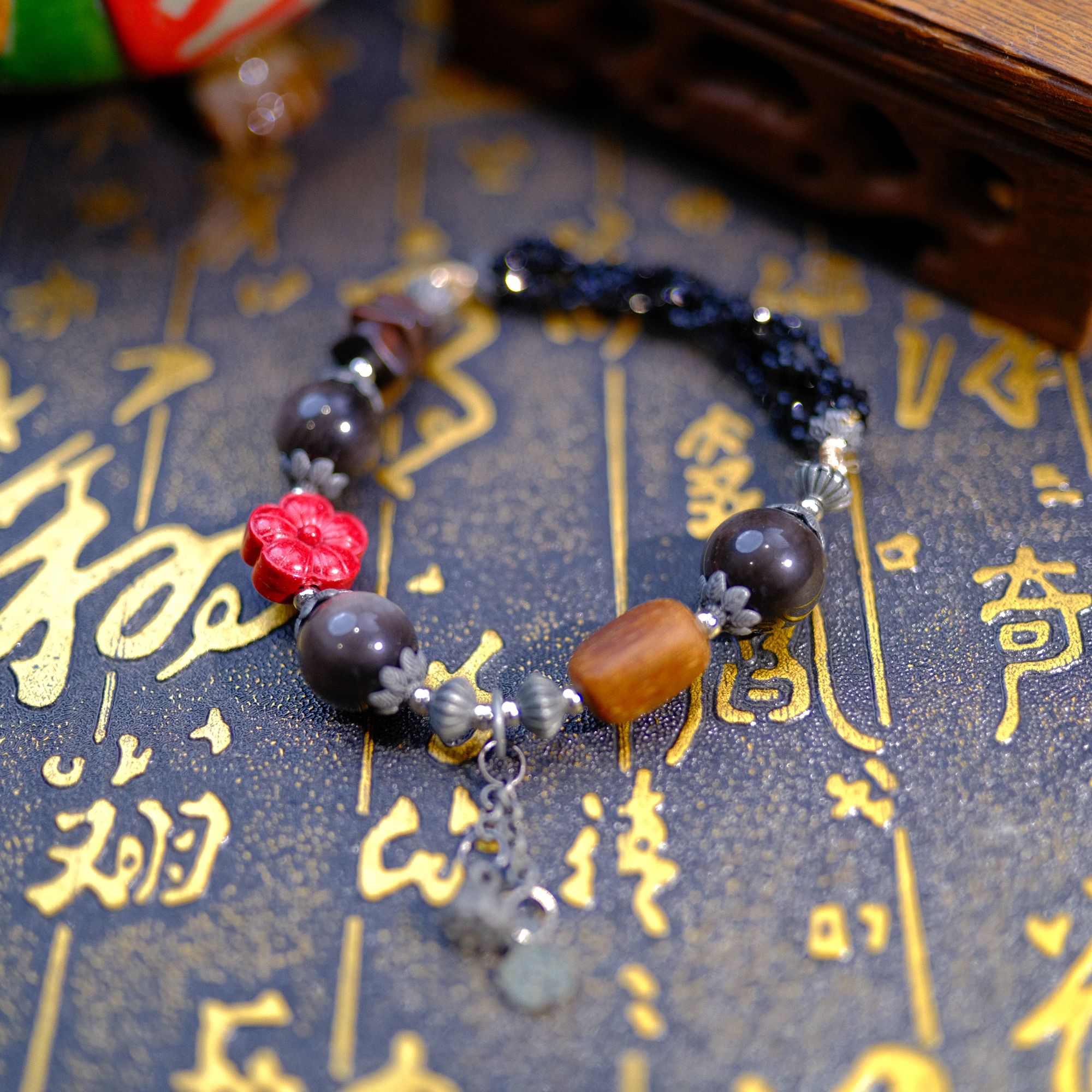 含辰砂工艺品【天然朱砂晶体颗粒】红晶砂小花银耀沉水高油刻面手串