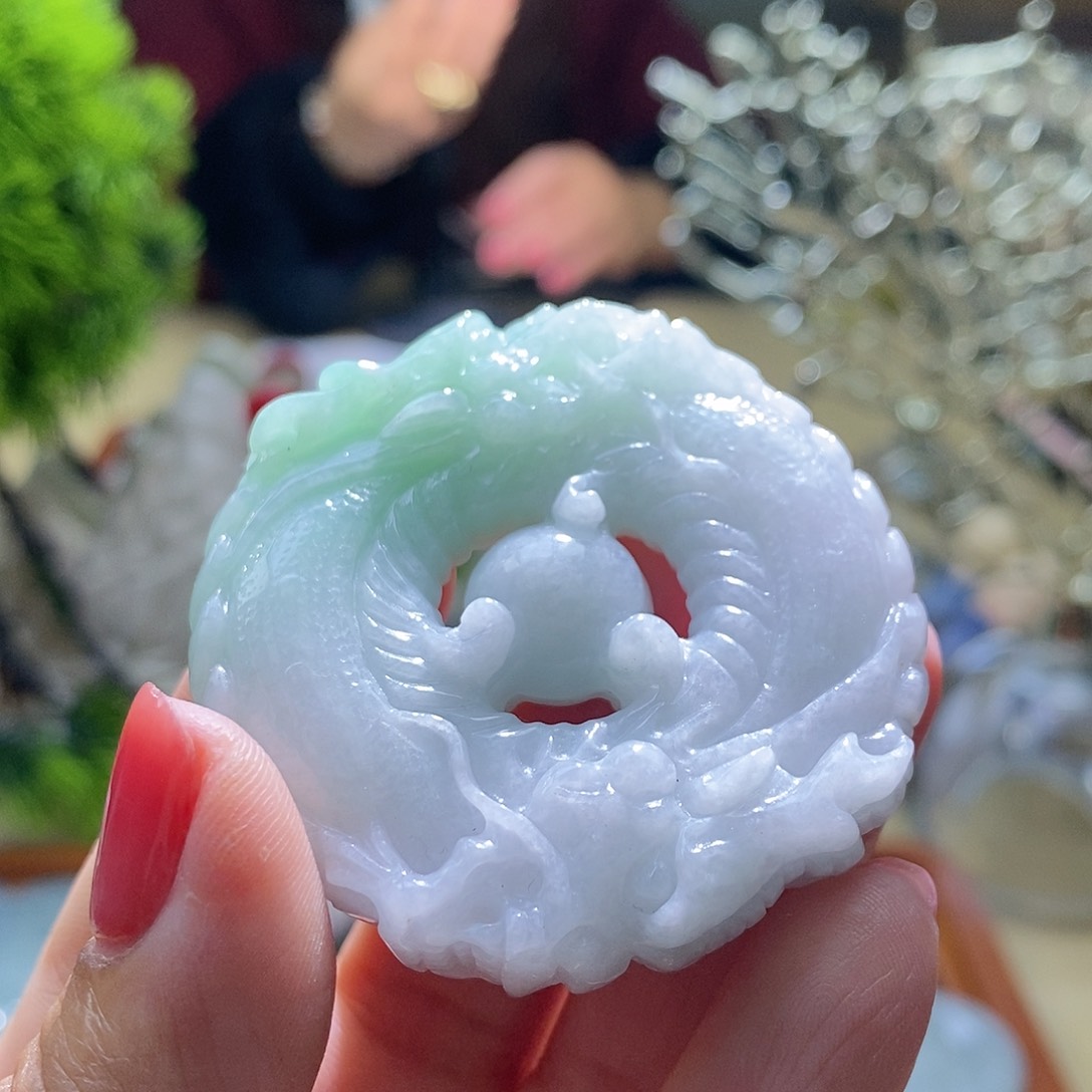 【闪购商品】翡翠颈饰未镶嵌龙牌