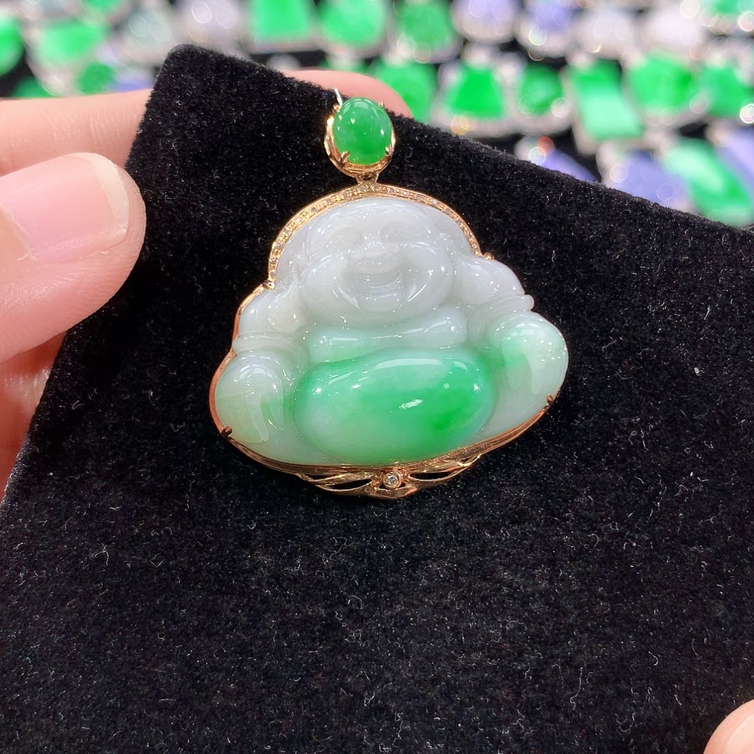 翡翠18K金镶嵌颈饰