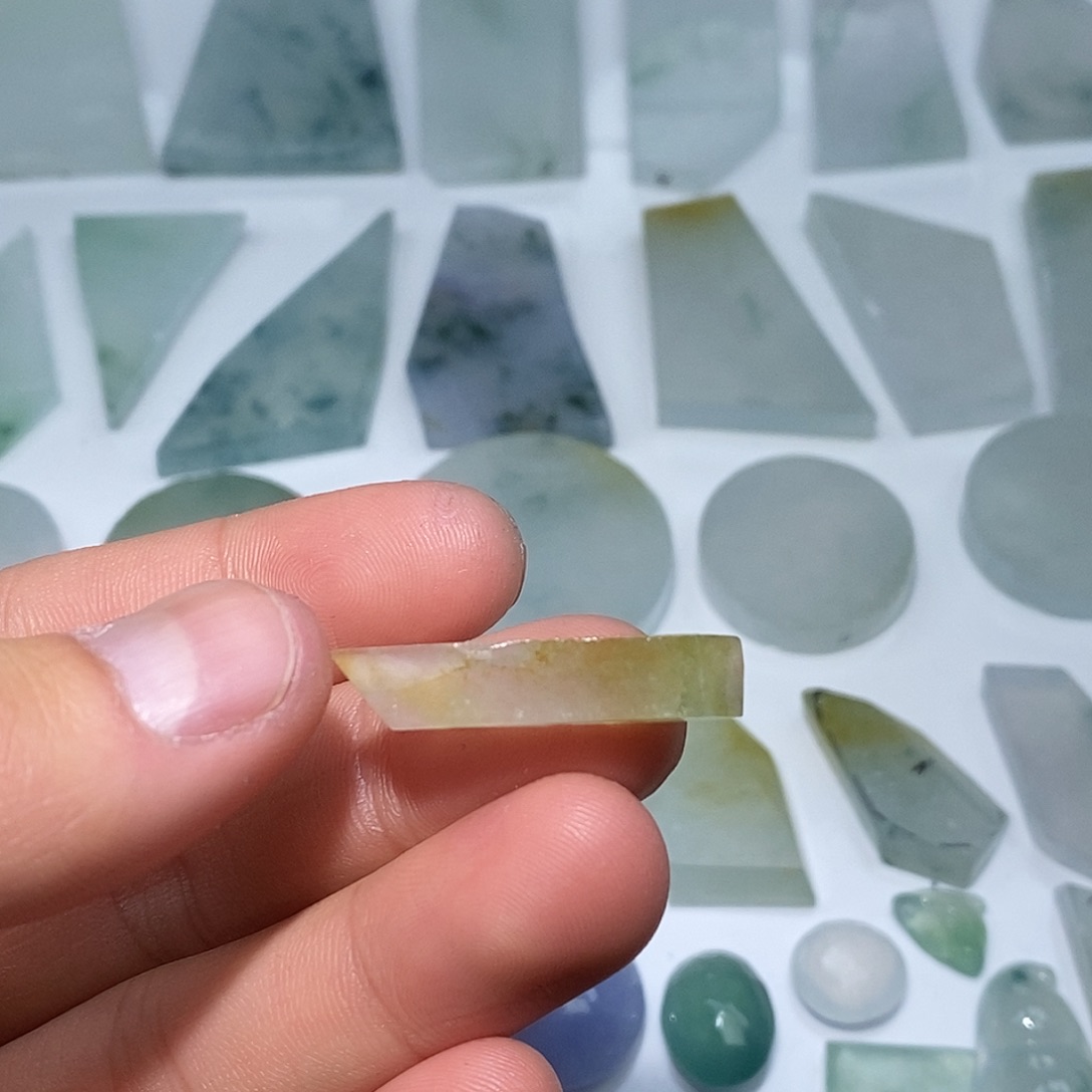 翡翠未镶嵌颈饰5544