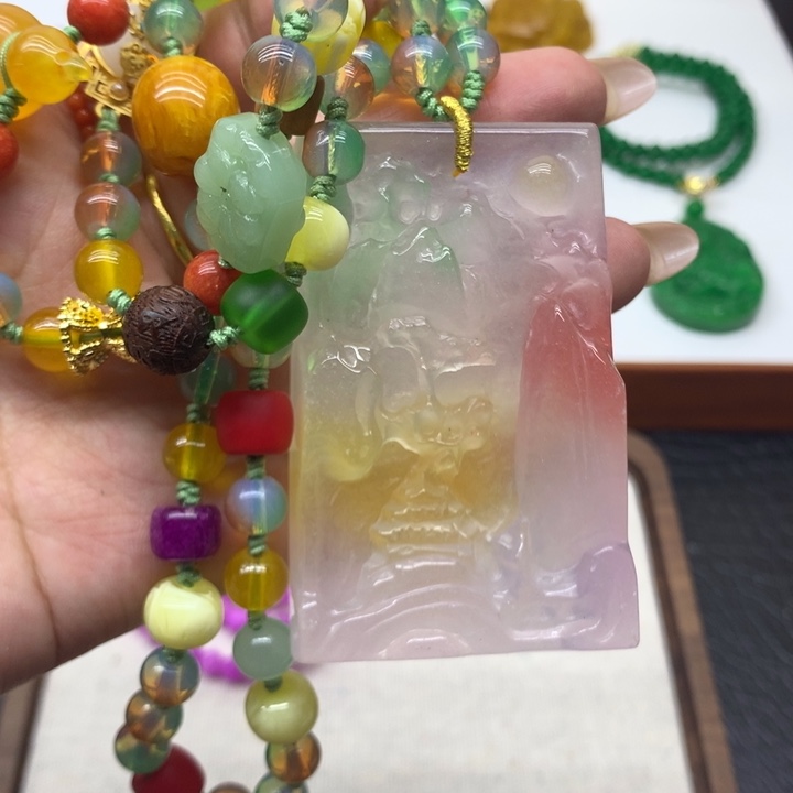 翡翠未镶嵌耳饰吊坠