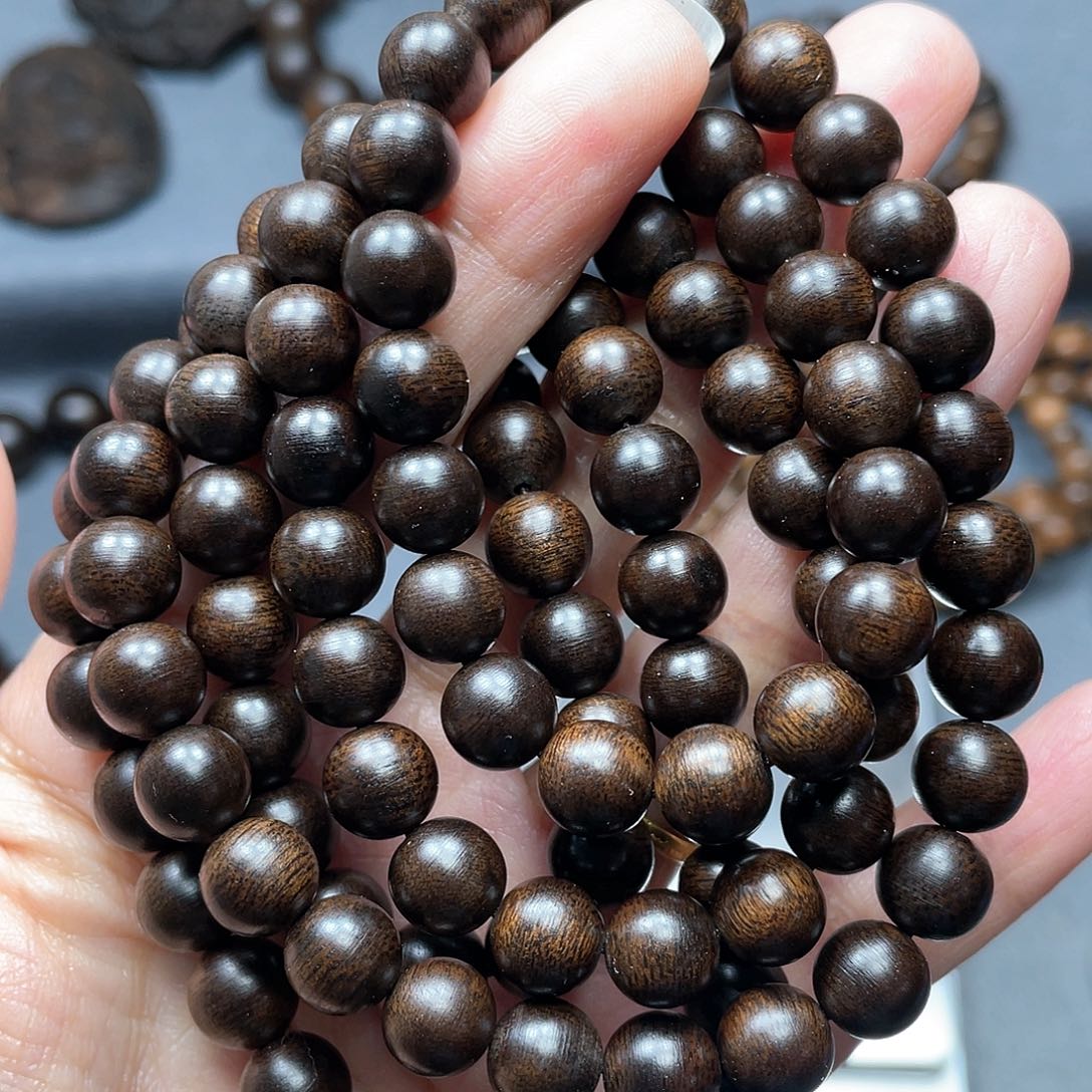 沉香手串白棋瘤疤0.8