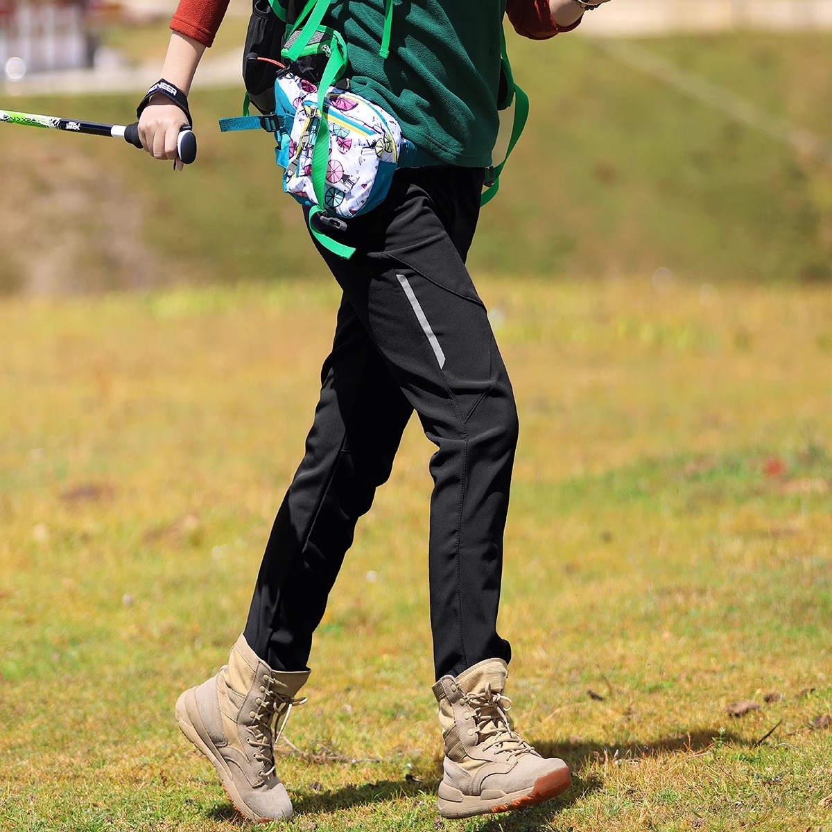 雪丘岛户外秋冬新款软壳裤防风保暖加绒运动登山休闲修身长裤女款