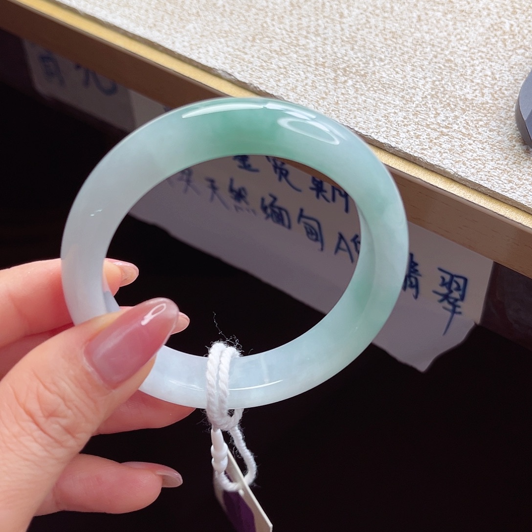 翡翠未镶嵌手镯手镯