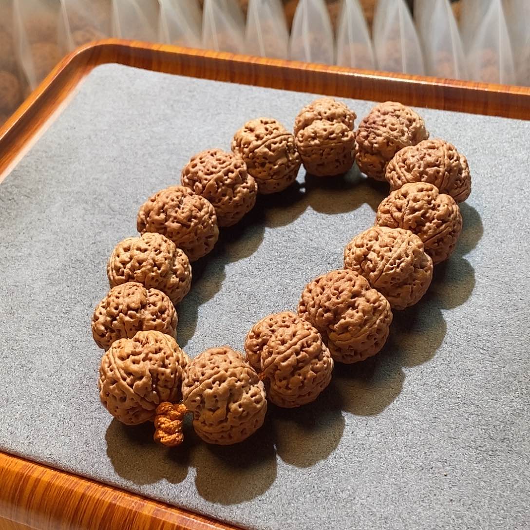 吊坠金刚菩提粱傲雪梅花23mm