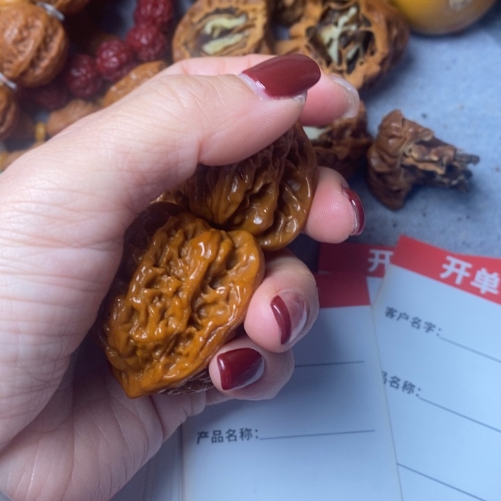 坚***理吊坠文玩核桃霞云岭