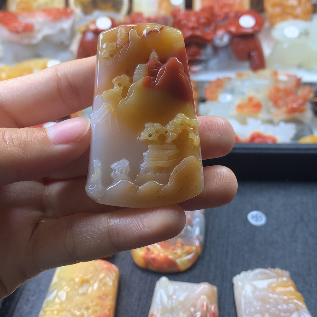 石英质玉（黄龙玉）挂件未镶嵌