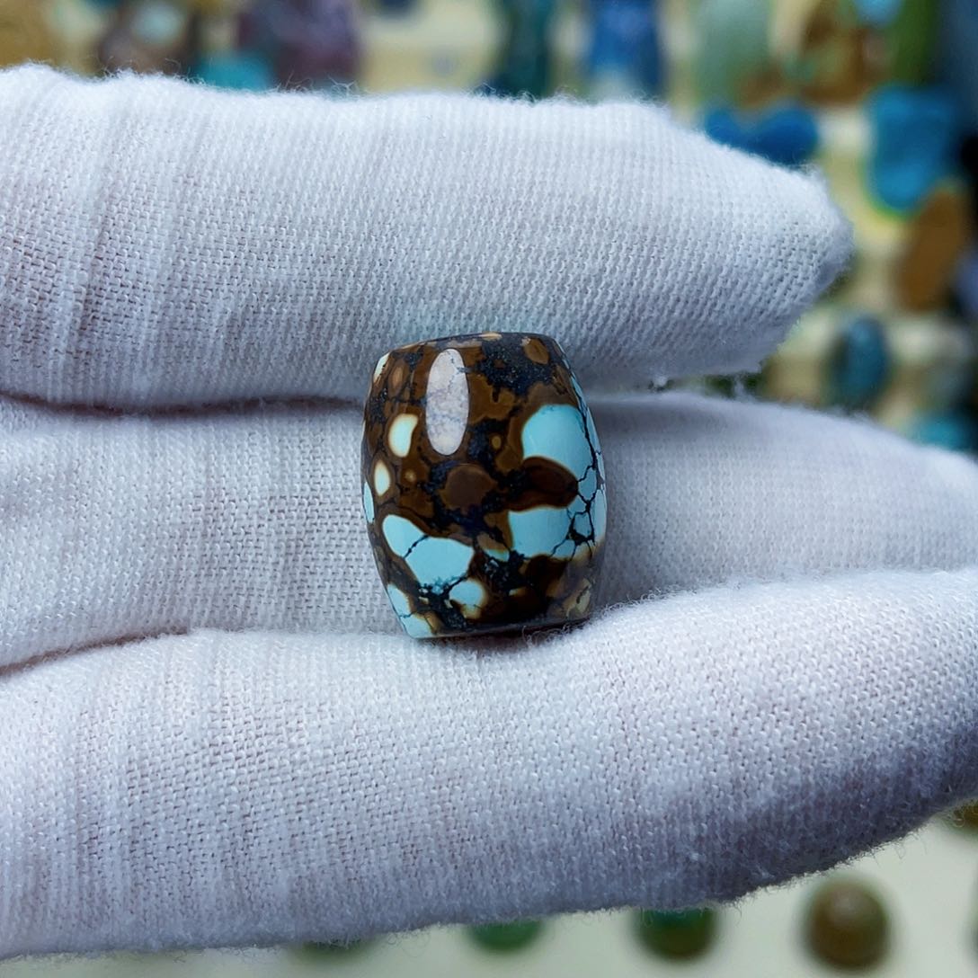 绿松石颈饰未镶嵌