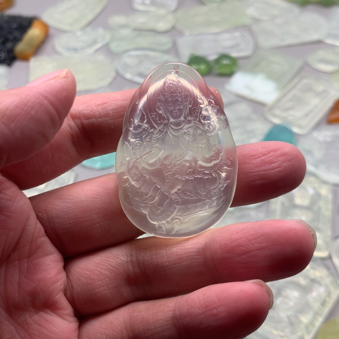 蛇纹石玉颈饰未镶嵌