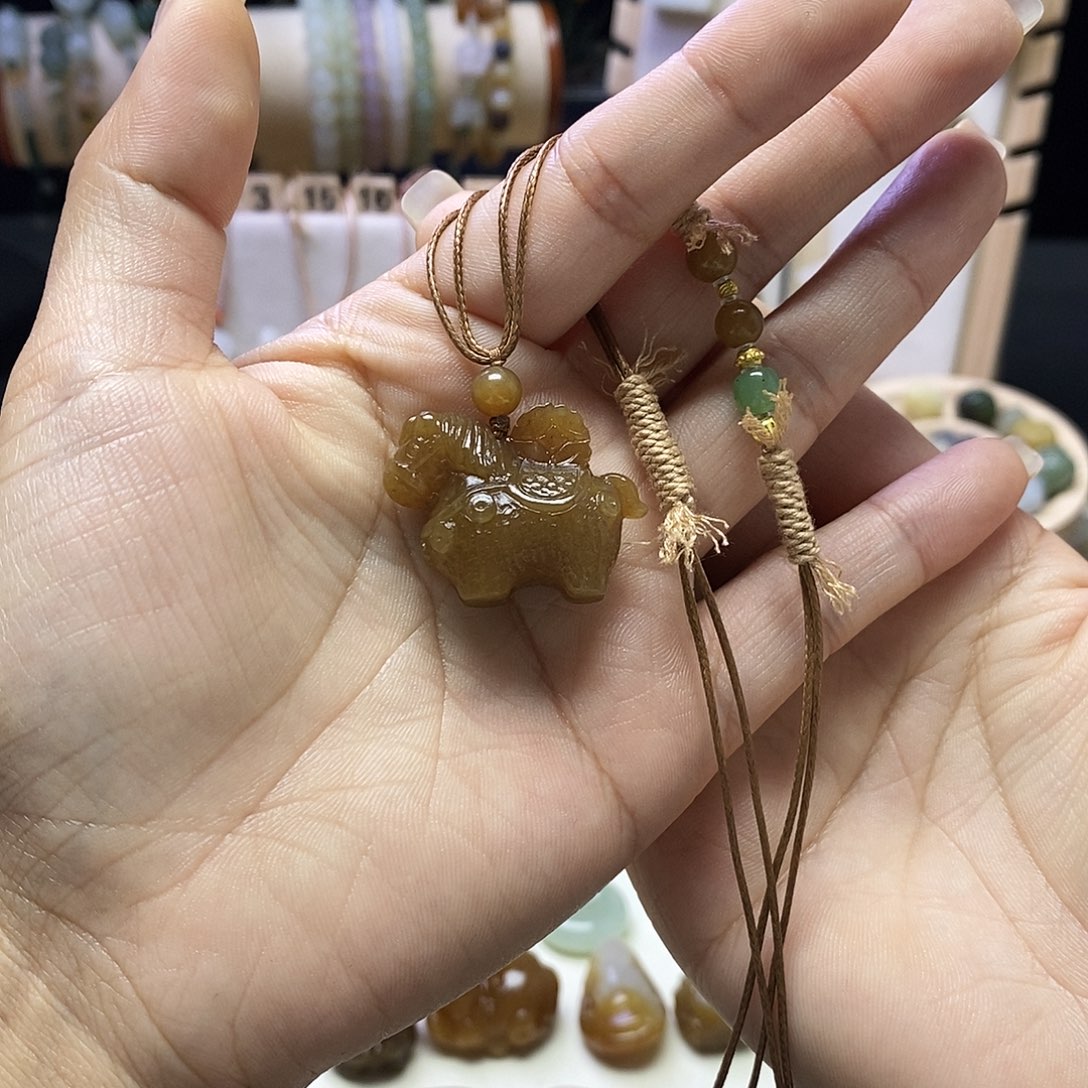 颈饰未镶嵌和田玉瑾