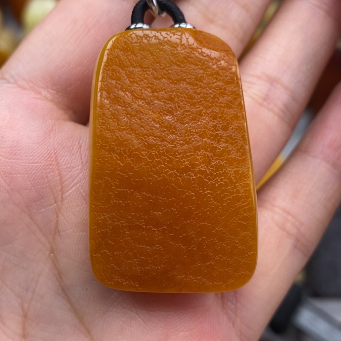 琥珀吊坠(赠链)未镶嵌