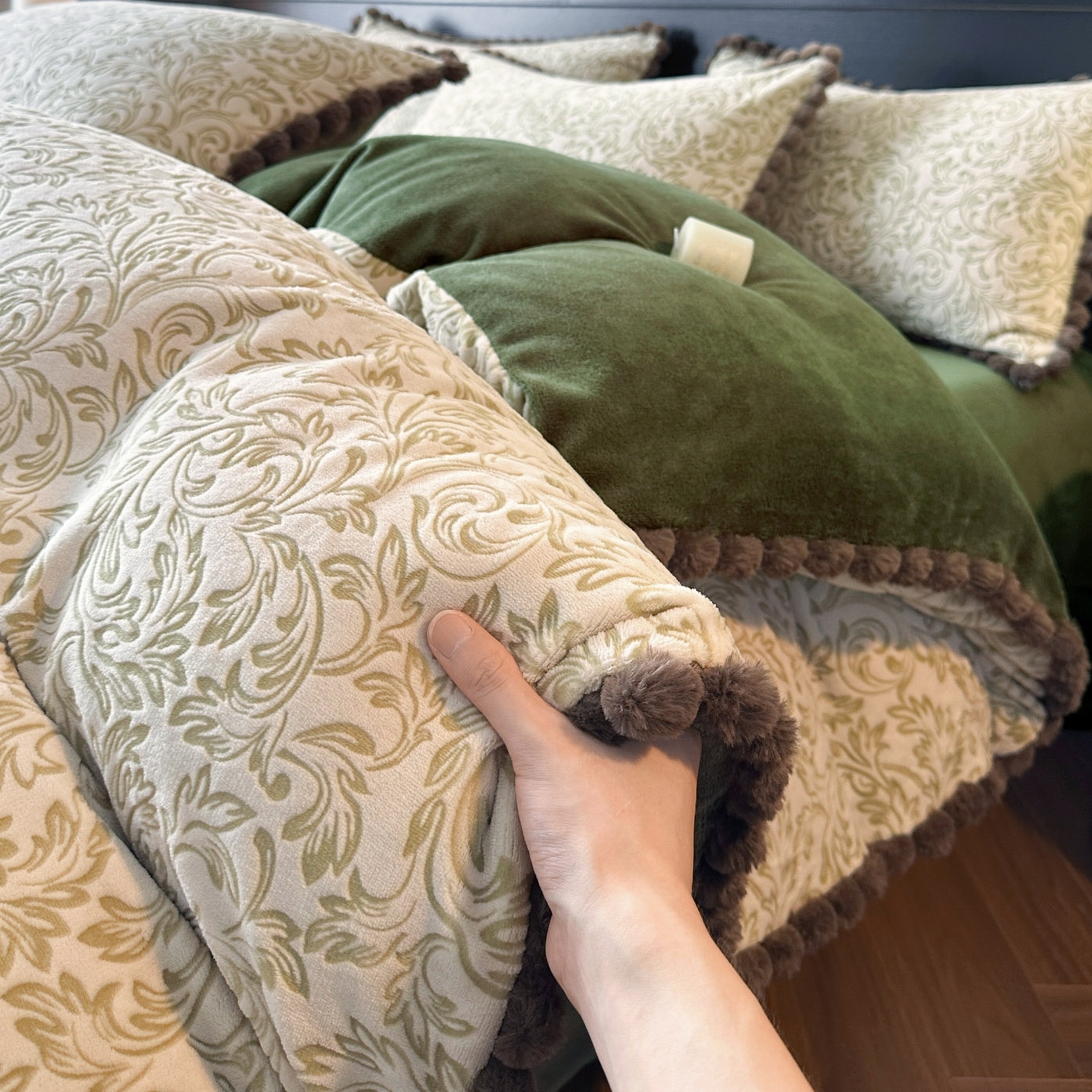 水星系列防静电保暖牛奶绒四件套毛绒加厚珊瑚绒被套冬季床上用品