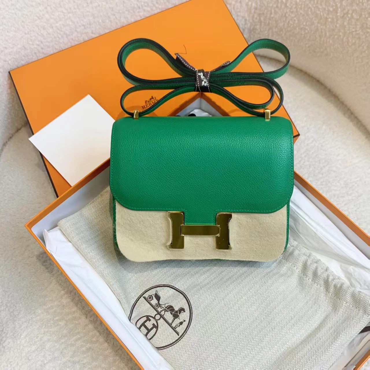 99新 Hermes/爱马仕 壹臻/竹子绿内拼蓝金扣康康19  81377078