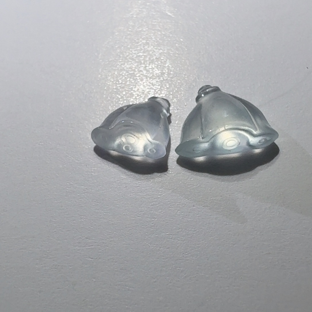 翡翠未镶嵌颈饰莲蓬