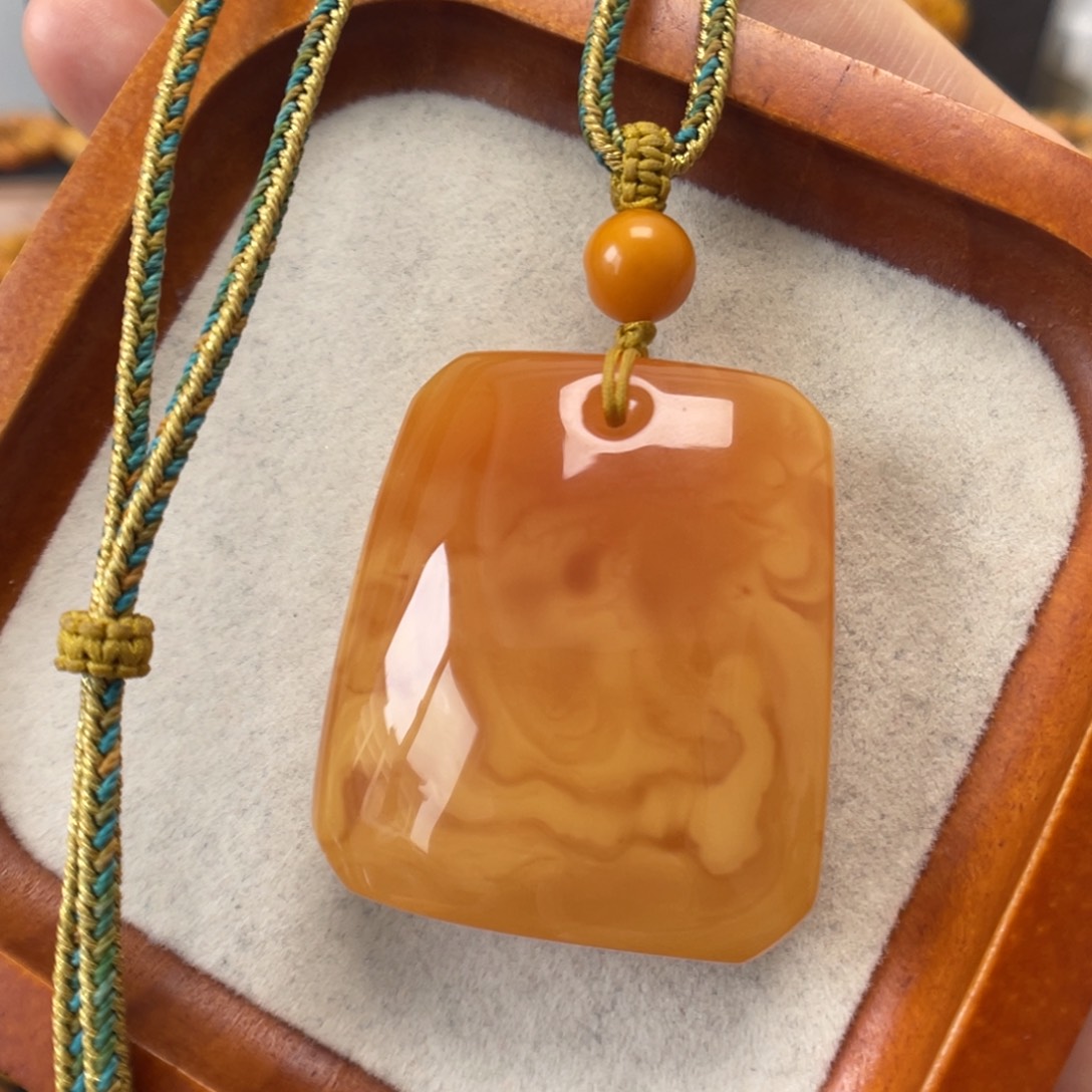 蜜蜡未镶嵌颈饰蜜蜡