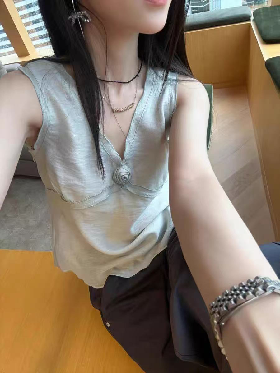 2857新款花朵v领无袖背心