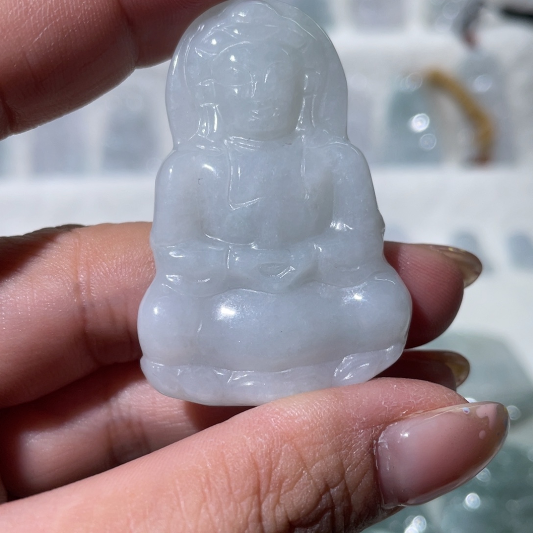 翡翠未镶嵌颈饰观音