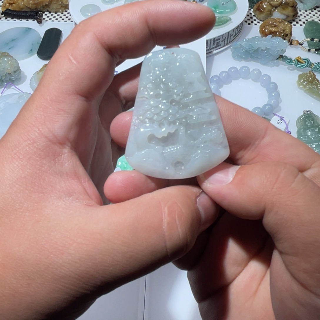 翡翠颈饰未镶嵌天然