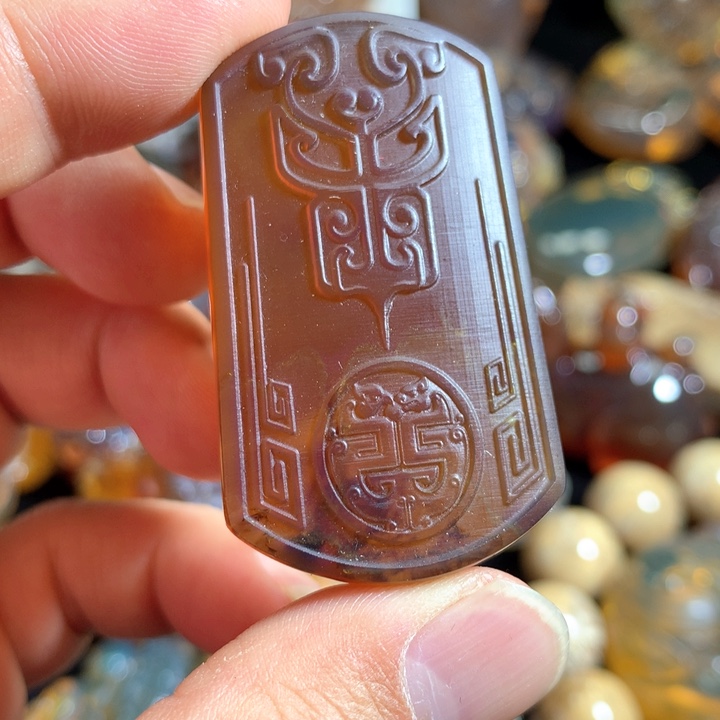 琥珀颈饰未镶嵌仿古