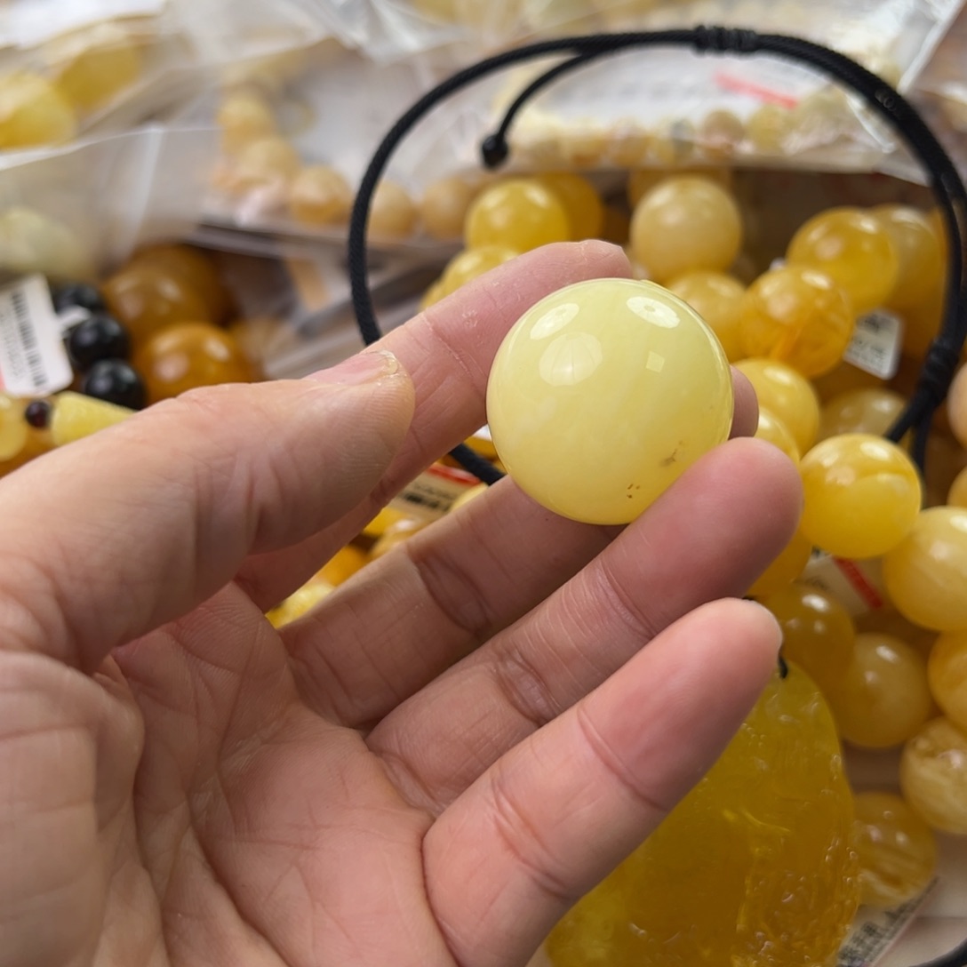 琥珀珠宝奇石未镶嵌