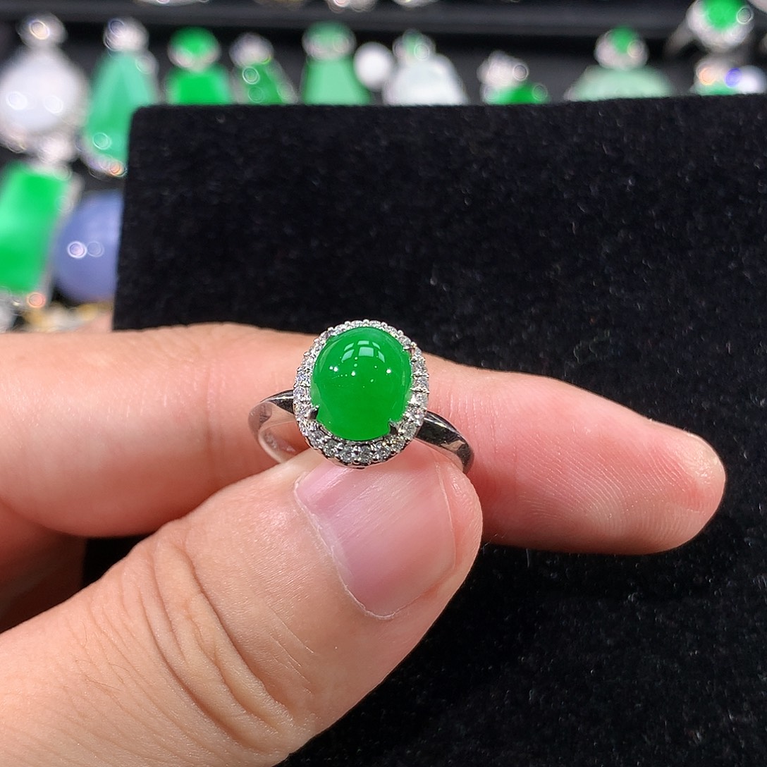 翡翠18K金镶嵌戒指