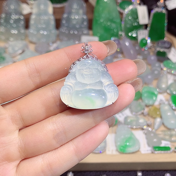 翡翠18K金镶嵌颈饰佛