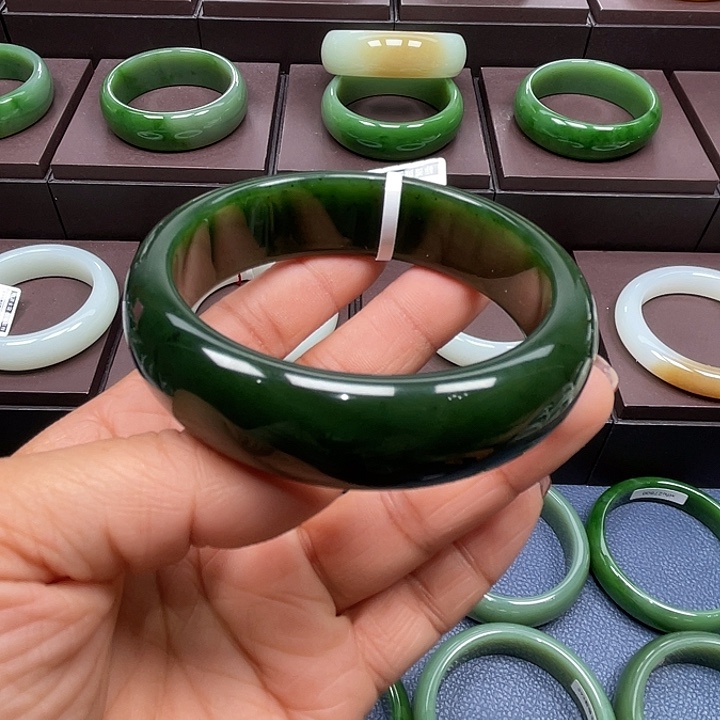 和田玉未镶嵌手镯6263