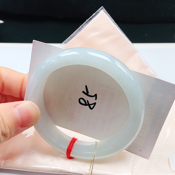 翡翠手镯未镶嵌57圈口
