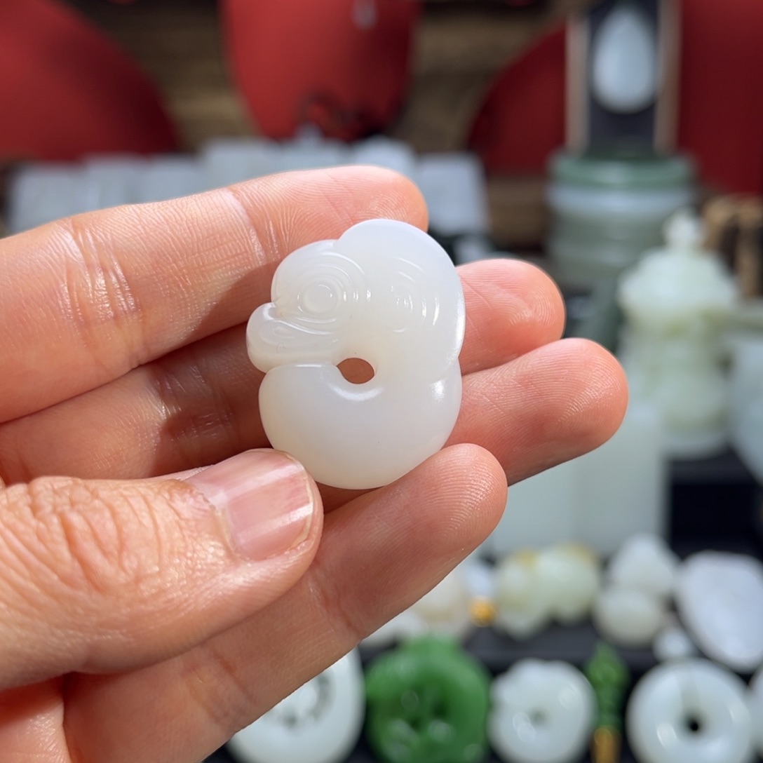 和田玉吊坠(赠链)未镶嵌