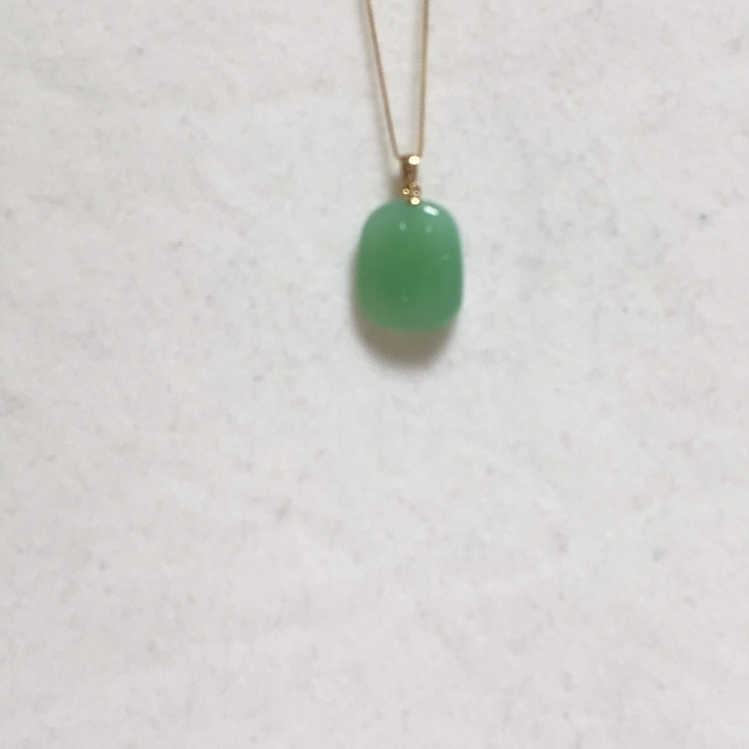 翡翠颈饰18K金镶嵌简单