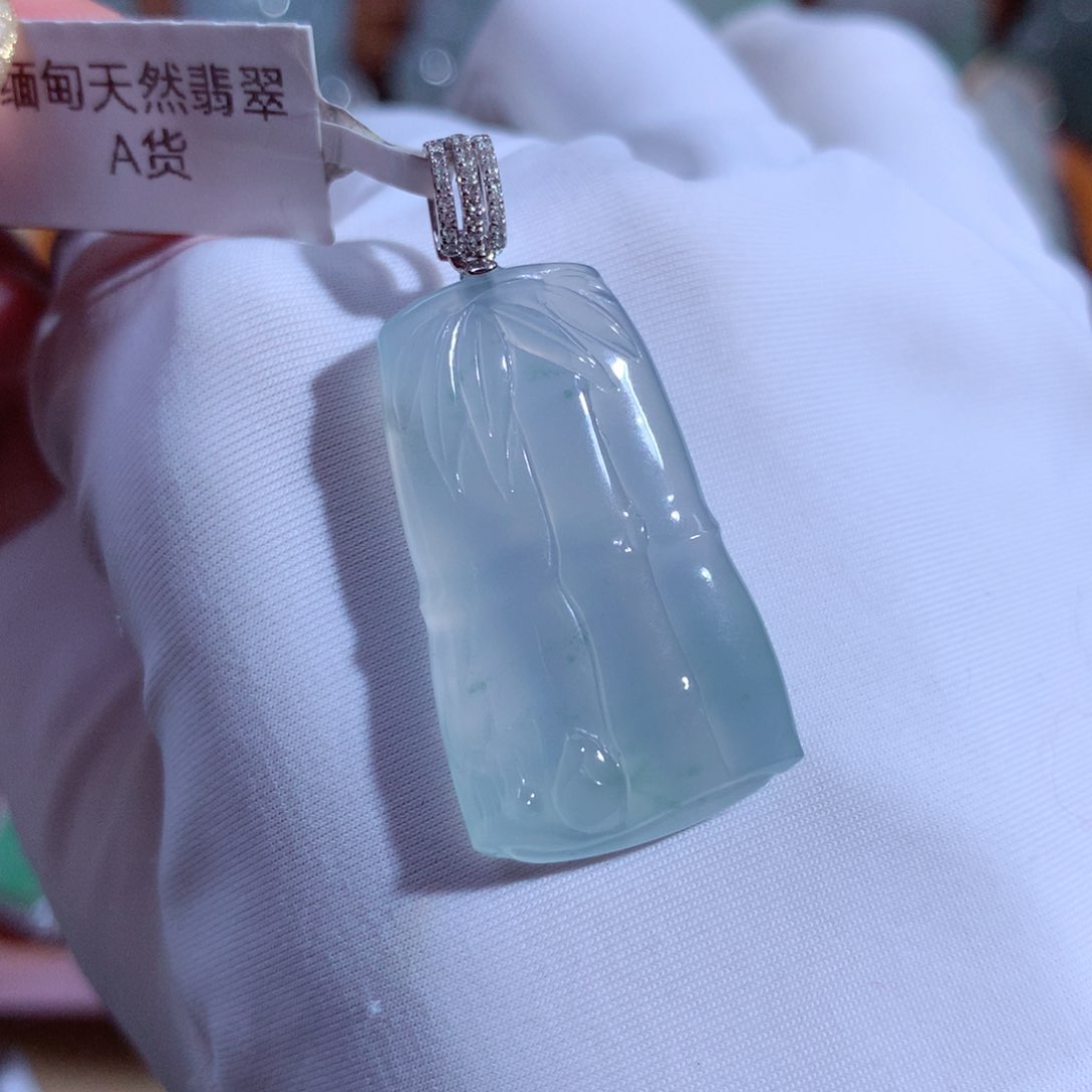 翡翠颈饰18K金镶嵌竹