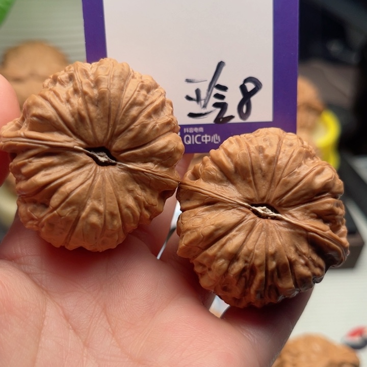 吊坠文玩核桃蚂**外文玩核桃8