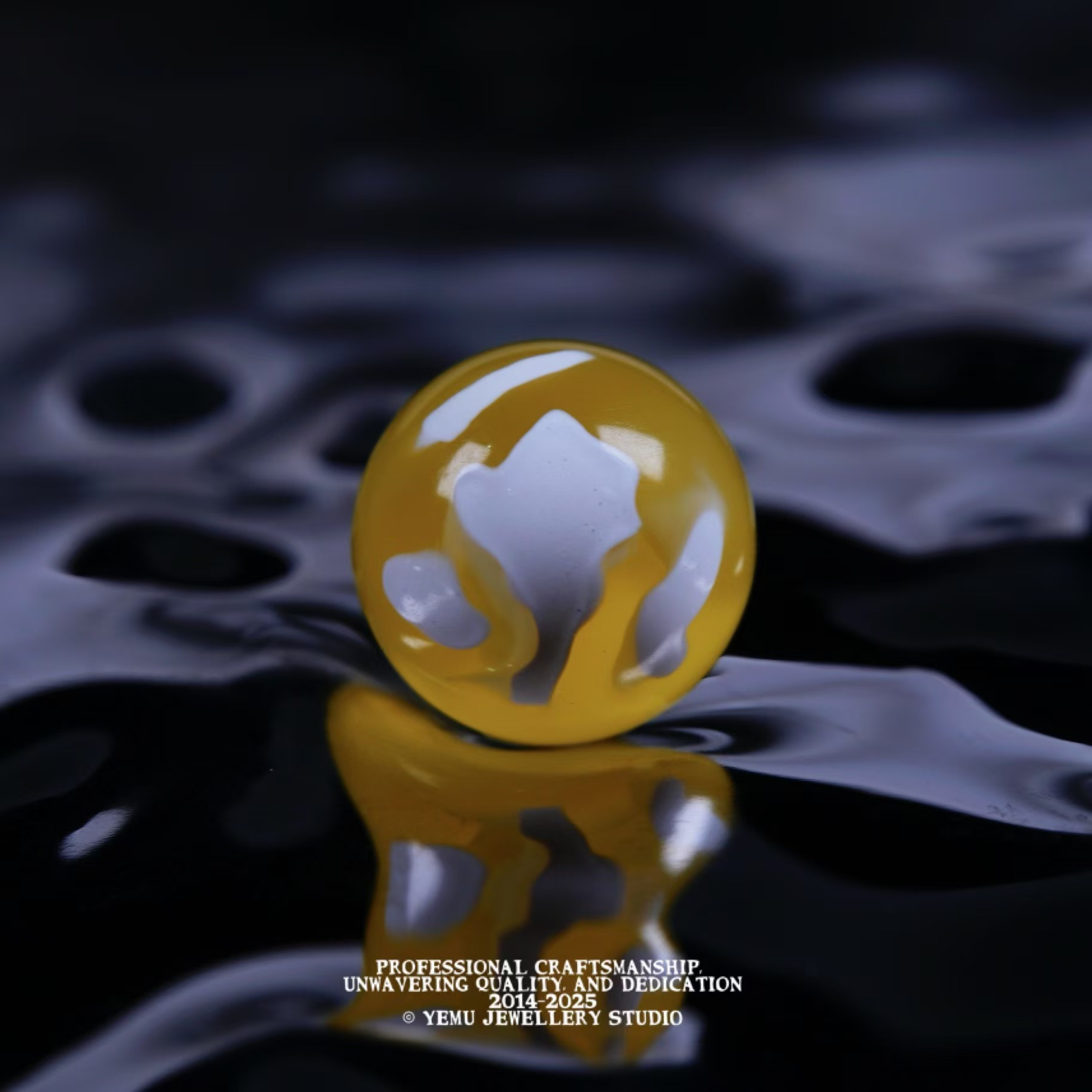 13毫米（13.8mm)金漆白妖孽圆珠配珠 一物一拍 天然俄料琥珀蜜蜡